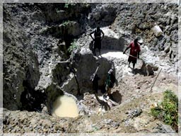 Part of the New Creek huge alluvial mining region – all dug by hand / CVI